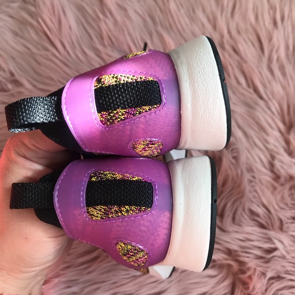 Nike Womens air zoom mariah flyknit racer - Picture 6 of 6